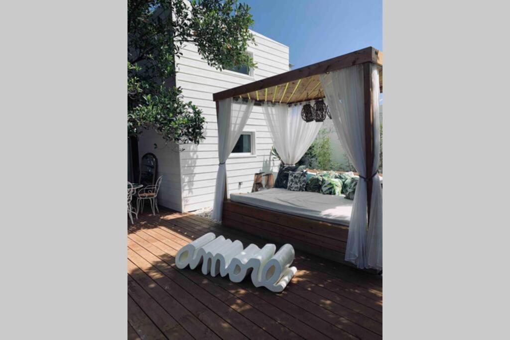 La Caze Amoremieve Pour Un Sejour Cozy A St Pierre Saint Pierre Exterior photo
